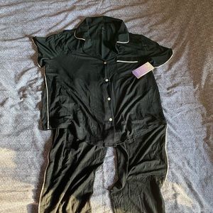 NWT super soft pajama set, size large